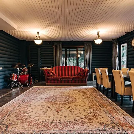 Chalet Melodiyagir Country house Pilipets